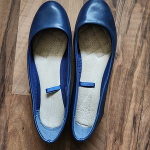 Basic Editions Audrey Navy Blue Flats 6